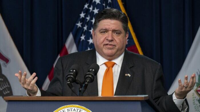 NextImg:Chicago Crime Rises 61% In 2023, Violent Offenses Spike While Governor Insists Crime "Coming Down"