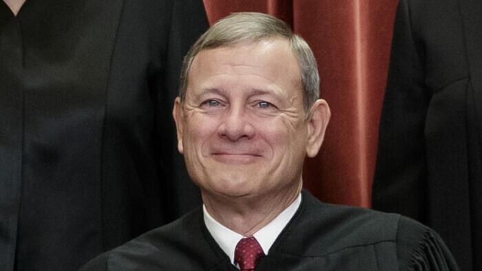 "Should Not Live In Fear" - Chief Justice Roberts Year-End Message Focuses On Judges' Security - Vimarsana News