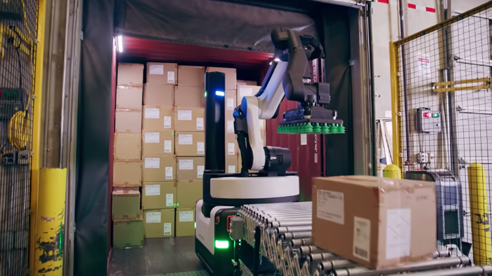 NextImg:If You're A Warehouse Worker. This Boston Dynamics Video Might Be An Ominous Sign