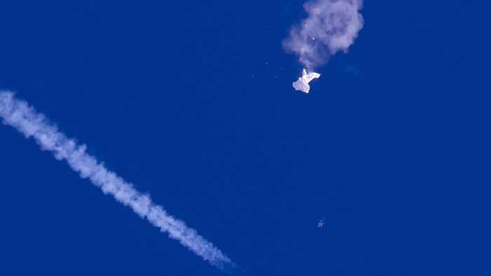 NextImg:China Reacts With "Strong Dissatisfaction" After US Shot Down Spy Balloon