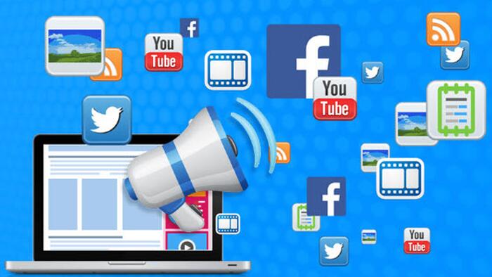 NextImg:Americans Turn To Social Media For News, Despite Lower Trust