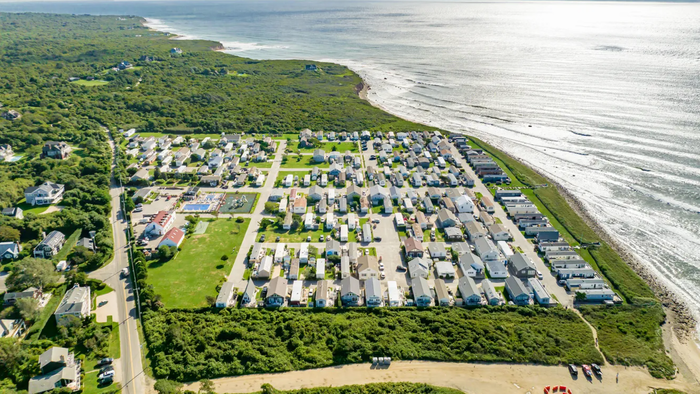NextImg:Trailer Park Millionaires: Tiny Home In The Hamptons Sells For Record $3.75 Million