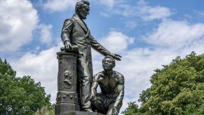 NextImg:Democrats Propose Abraham Lincoln Statue Removal