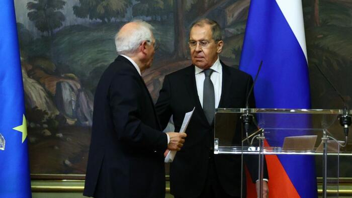 Russian Diplomats Issue Dire Warnings That War With US Is Close