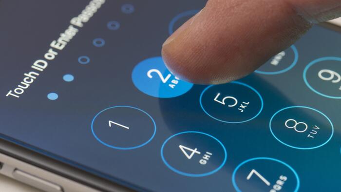 NextImg:DHS Warns Millions Of iPhone Users To Change Settings Over "Zero-Day Spyware"