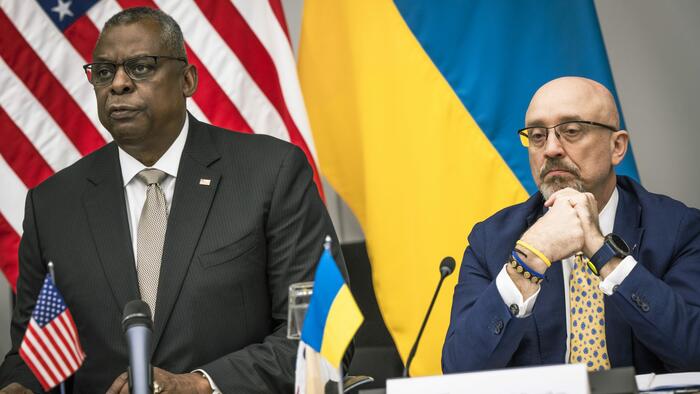 NextImg:Ukraine Says Russia Mustering 500,000 Troops On Borders For New Major Offensive