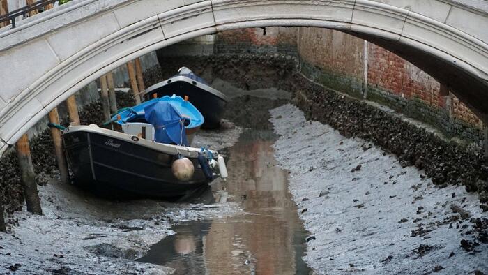 NextImg:Gondola Service Halted In Venice As Famous Canals Run Dry