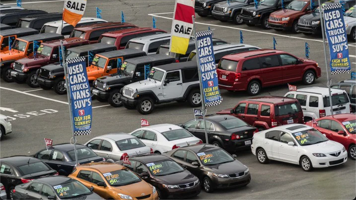 NextImg:Car Dealerships Hit With Profitability Squeeze As Auto Industry Cracks