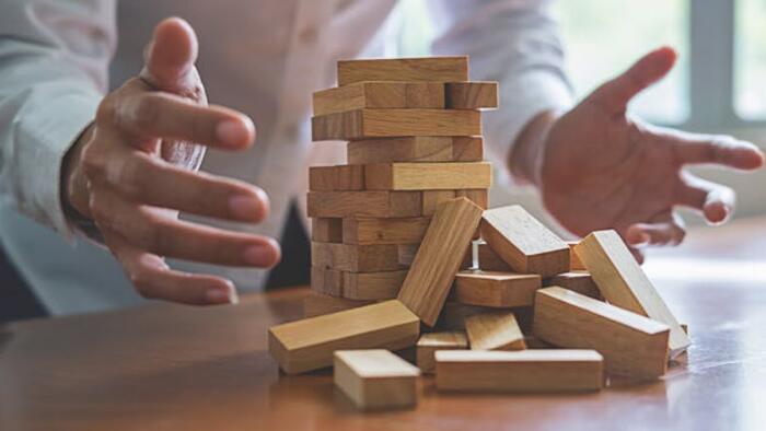 NextImg:The US Business Model Is Collapsing