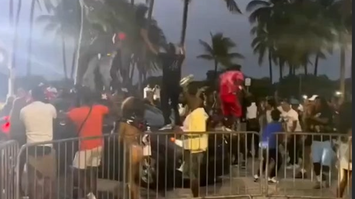 NextImg:Miami Prepares For "Lawlessness And Carnage" Weekend As Mayor Vows To End Spring Break
