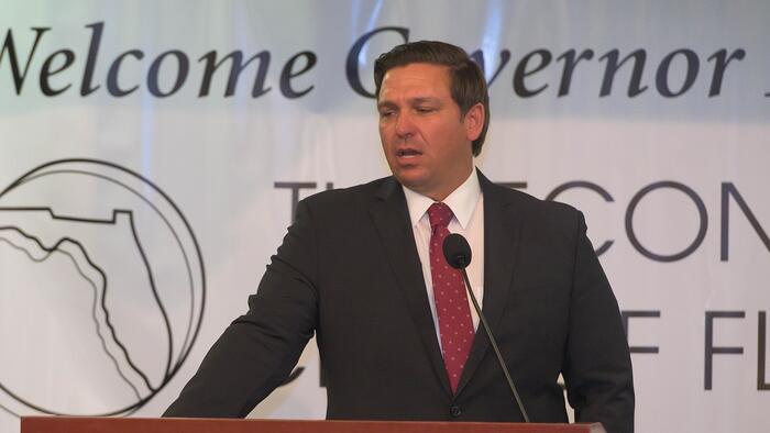 NextImg:DeSantis Charms GOP By Condemning 'Leaks' And 'Palace Intrigue'