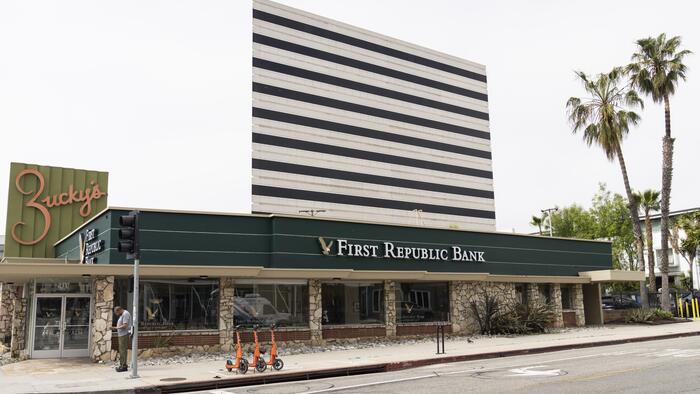 NextImg:US Weighs Expanding Fed's Emergency Liquidity Program To Stabilize First Republic, Other Regional Banks