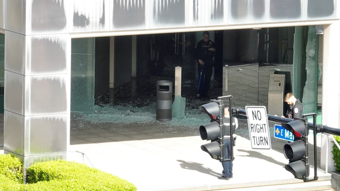 NextImg:Bank Mass-Shooting Leaves 5 Dead, 6 Injured In Downtown Louisville