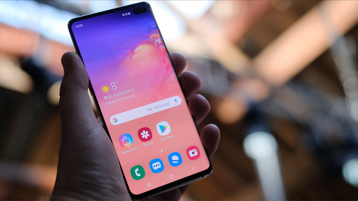 NextImg:Alphabet Shares Slide On Report Samsung Abandoning Google For Bing