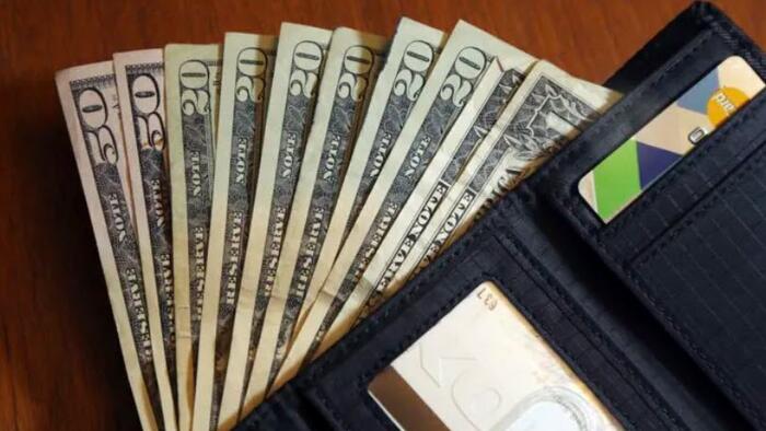 NextImg:Cash Use Rises As Households Struggle To Cope With High Inflation