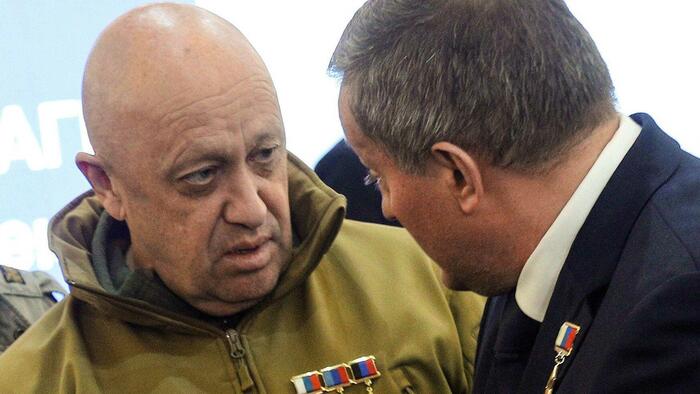 NextImg:Wagner Raises Russian Flag In Center Of Bakhmut, But Fighting Still Rages