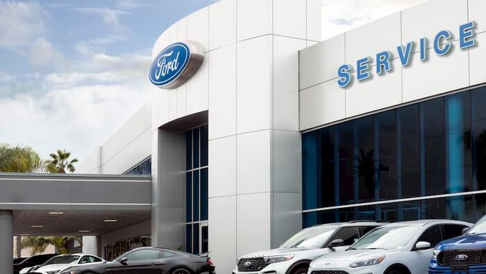 NextImg:Auto Profit Bust Looms As Inventory And Discounts Rise At Dealers