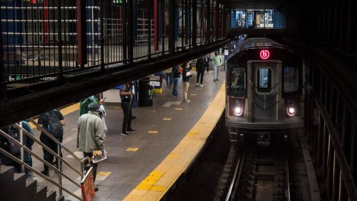 NextImg:Majority Of New Yorkers Feel Subway Unsafe At Night, Quarter Worry About Safety During The Day: Poll