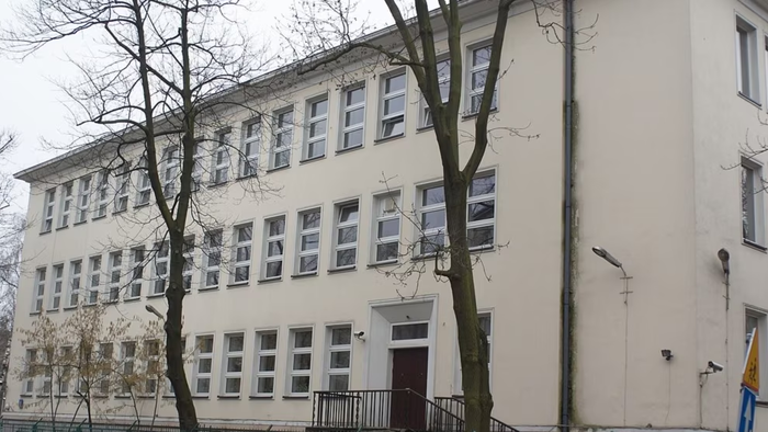 NextImg:Poland Seizes Russian School, Kremlin Vows Retaliation For "Blatant Violation"