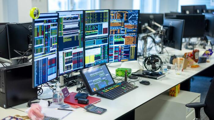 NextImg:Futures Violently Unchanged As Busiest Week Of Earnings Season Begins
