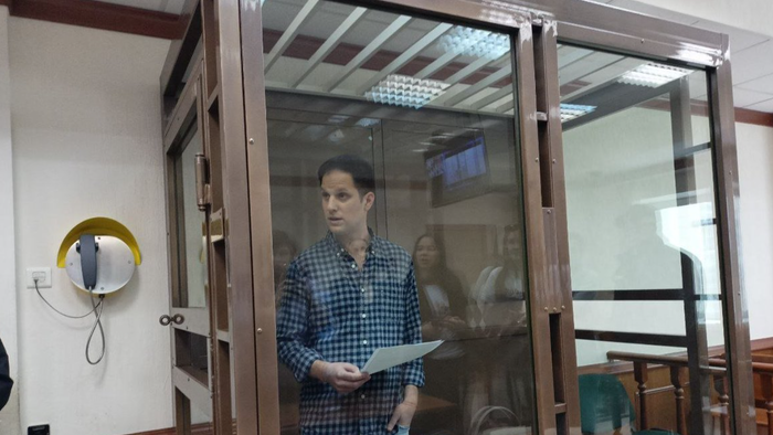 NextImg:Moscow Court Upholds WSJ Journalist's Detention In 1st Appearance Since Arrest