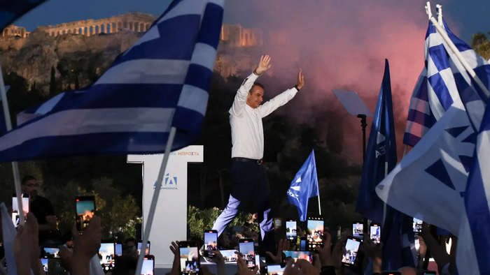 NextImg:Greek Stocks And Bonds Jump As New Election Result Is 'Credit Positive'