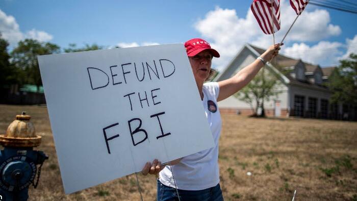 NextImg:Rein In The FBI: Put An End To Their Gestapo Tactics