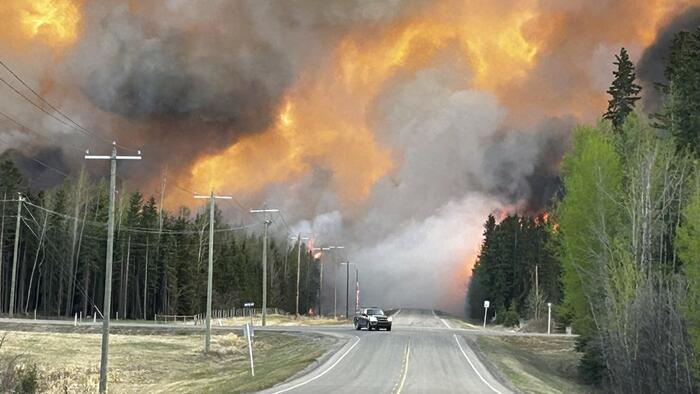 13,000 Evacuated As Over 100 Wildfires Burn Across Alberta - Vimarsana News