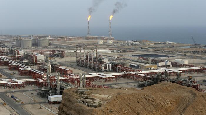NextImg:Russia, Iran Pursue Joint Development Of Oil & Gas Fields