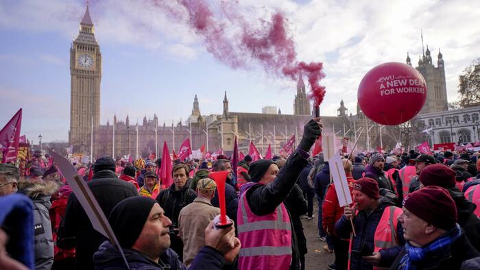 NextImg:UK Enters Worst Period Of Strikes Since Thatcher As Gov't Calls For Price Controls