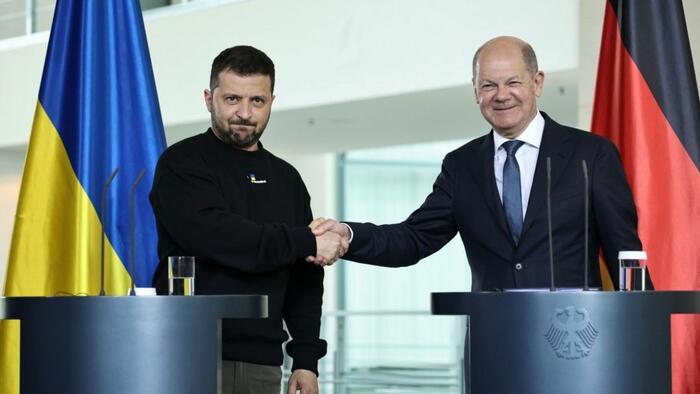 NextImg:Germany Unveils €2.7BN Ukraine Arms Package As Zelensky Tours Europe