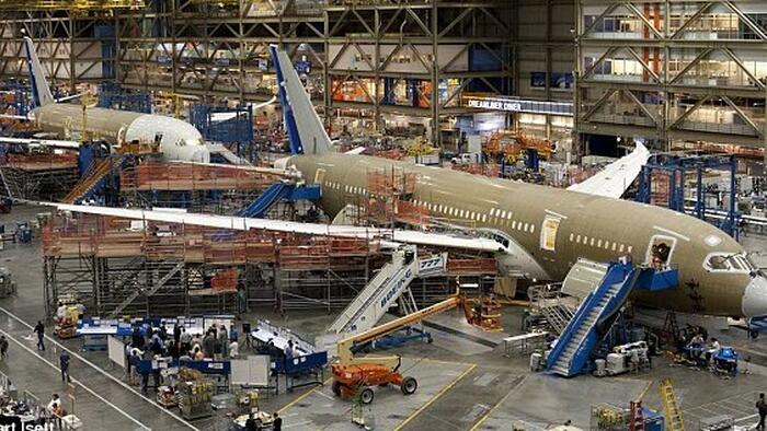 NextImg:Boeing Sinks After New 'Glitch' Delays 787 Deliveries