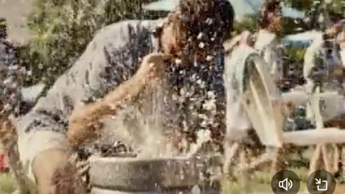 NextImg:Twitterverse Roasts Bud Light Over New Ad Mocking Its Own Customers
