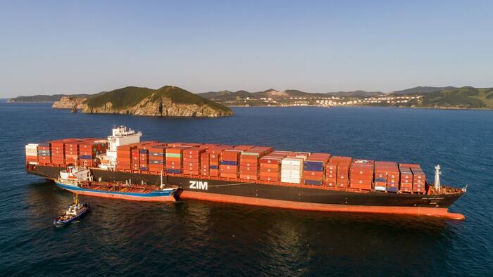 NextImg:Container Shipping Trilemma: Weak Rates, New Ships, Pricey Charters