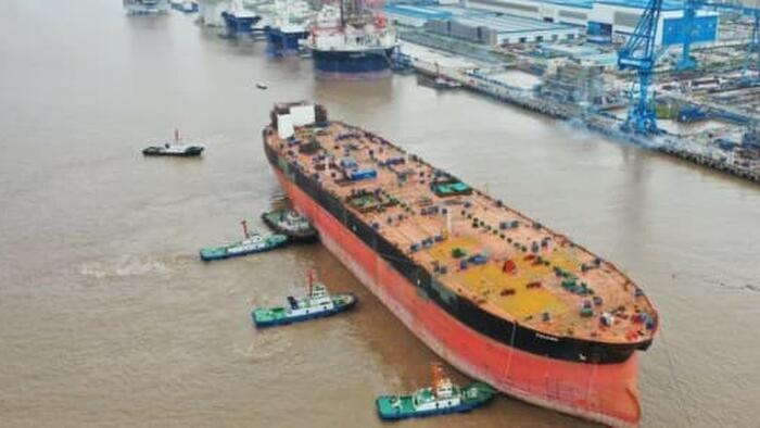 NextImg:China Steps Up Game With First "Floating Oil Factory"