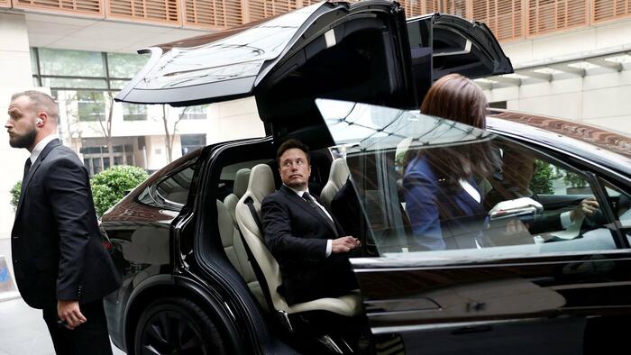 NextImg:Elon Musk Becomes World's Richest Person (Again) After Luxury Bust Hits Bernard Arnault