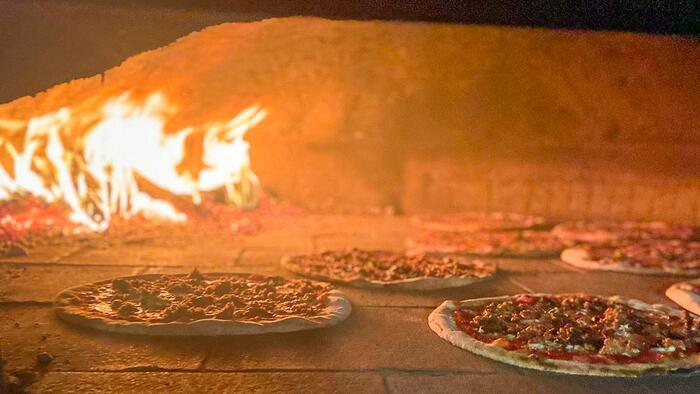 NextImg:"This Is Utter BS": New York City Considering New Rules To Ban Emissions From Coal And Wood Fired Pizza Ovens