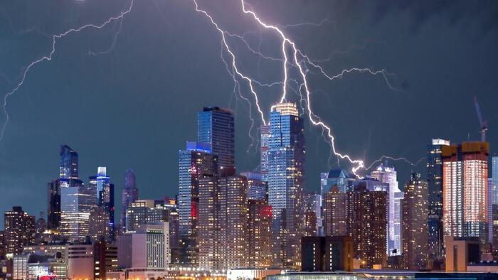 NextImg:"Just Tip Of Iceberg": CMBS Storm Unfolds As Delinquent Office Loans Hit Five-Year High 