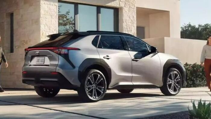 NextImg:Toyota Claims Solid State Battery Breakthrough That Will Give EVs 932 Mile Range