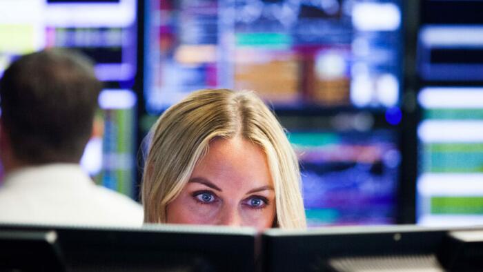 NextImg:Futures Drift Amid Global Risk-Off Sentiment