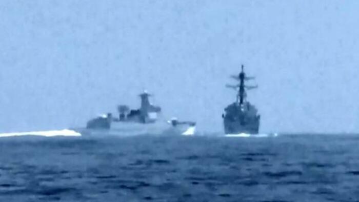 NextImg:Chinese Warship Nearly Collides With US Destroyer In Taiwan Strait