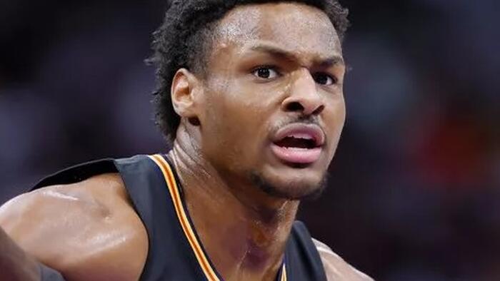 NextImg:LeBron James' 18-Year-Old Son Suffers Heart Attack During Practice