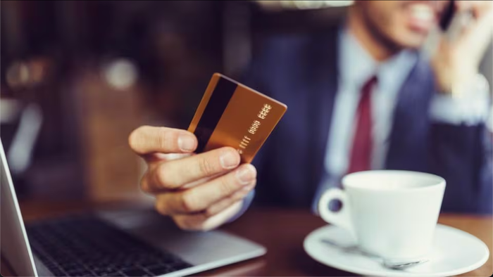 NextImg:Credit Scores Abruptly Plunge As Americans Stop Paying Down Debt; Synchrony Financial Warns
