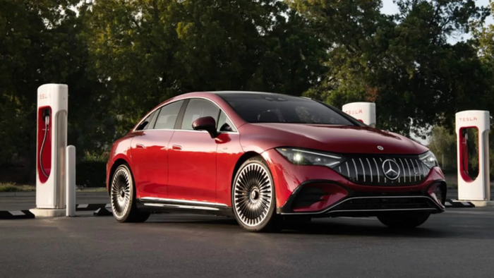 NextImg:Great Migration: Mercedes-Benz Adopts Tesla's NACS Charging Standard