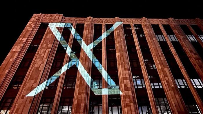 NextImg:Elon Musk Officially Rebrands Twitter Logo To X