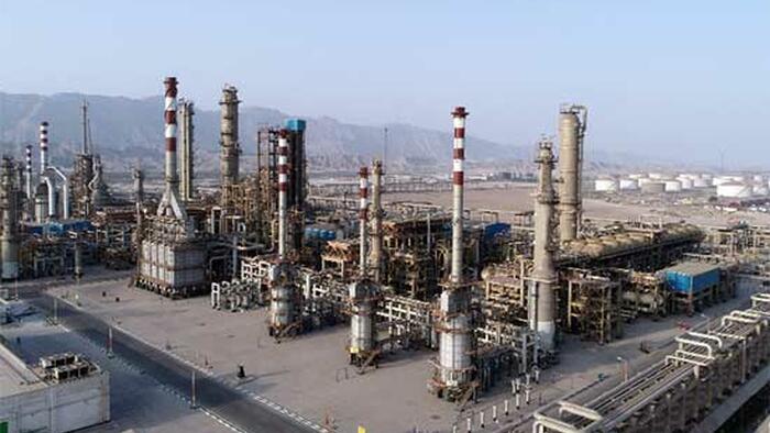 NextImg:Huge Blaze That Engulfed Iran's Large Bandar Abbas Oil Refinery Has Been Extinguished