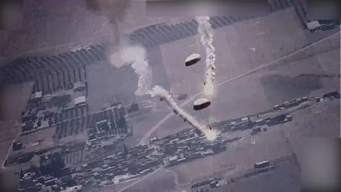 NextImg:Dramatic Video Shows Russian Jets 'Harassing' US Drones Over Syria