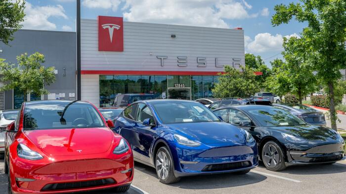 NextImg:Waiting For 'Buyers To Come': Unsold Electric Vehicles Piling Up In Car Dealerships, Says Report