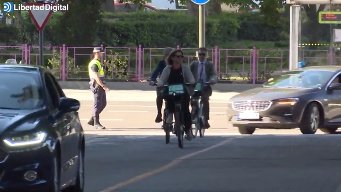 NextImg:Watch: Virtue-Signalling Spanish Environmental Minister Bikes To Climate Conference With Escort Of Gas Cars