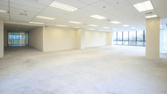 NextImg:CRE Troubles: US Office Space Set To Contract For First Time